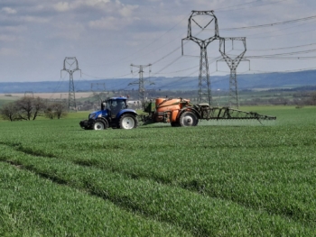 Aplikace postřiku | AGROFARMA DUBNICE