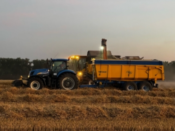 Sklizeň pšenice ozimé 2 | AGROFARMA DUBNICE