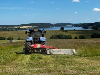 Pokos pícnin s žací kombinací Kuhn | AGROFARMA DUBNICE