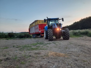 Svoz slámy | AGROFARMA DUBNICE