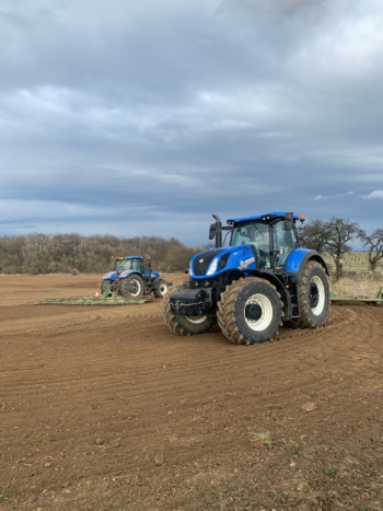 Příprava půdy na setí polními smyky 3 | AGROFARMA DUBNICE